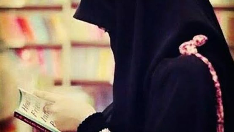 په اسلامي تاریخ کې ښځینه عالمانې او لیکوالې