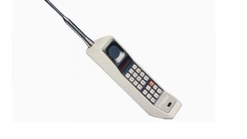 نړۍ د لومړي ګرځنده ټلیفون ۵۰ کاله پوره شول