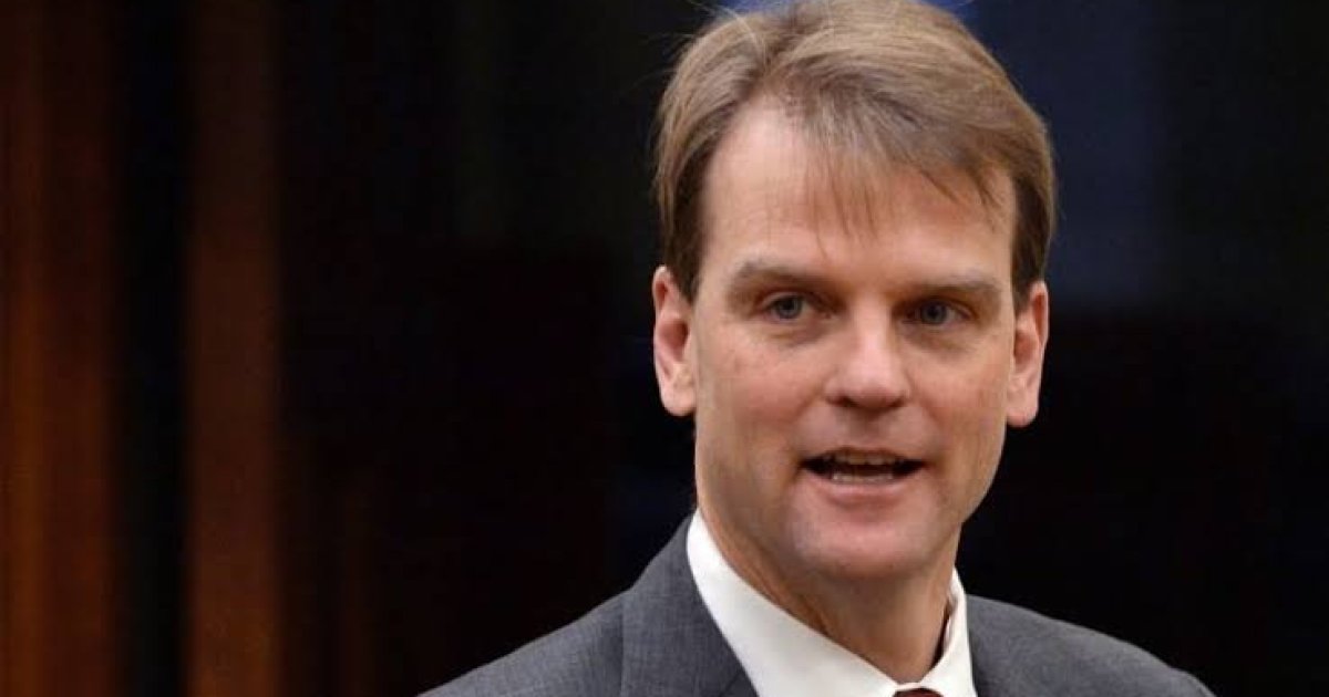 کریس الیکسانډر وپېژنئ!