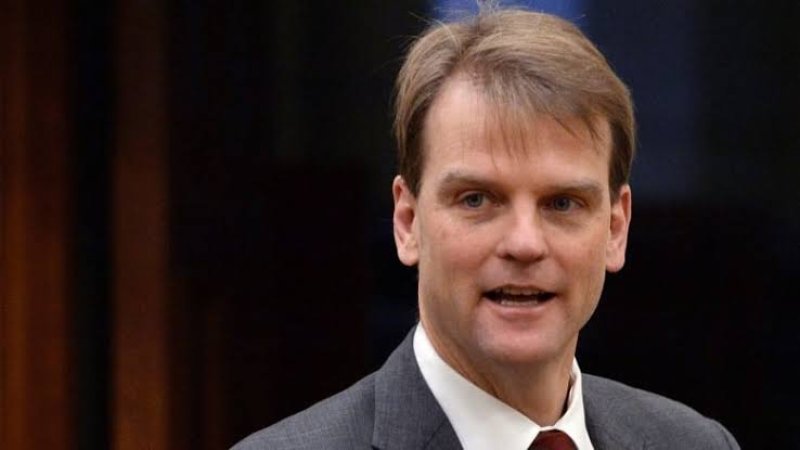 کریس الیکسانډر وپېژنئ!