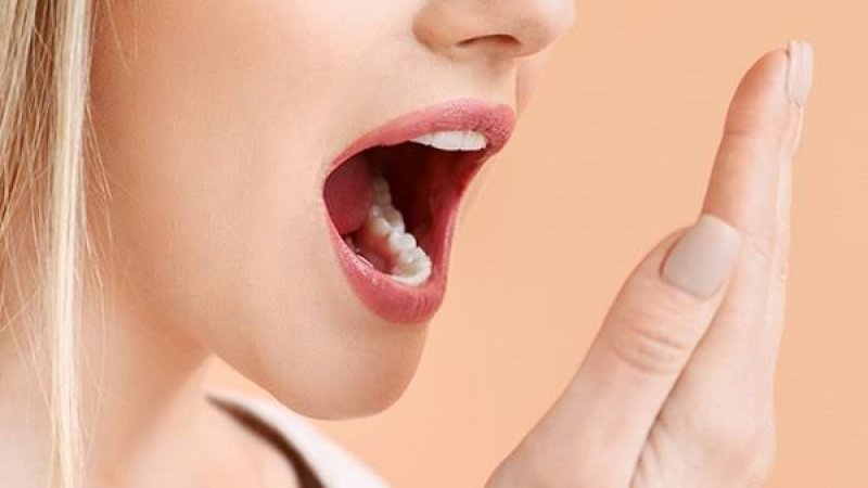 څنګه د خولې بد بوی له منځه یوسو؟