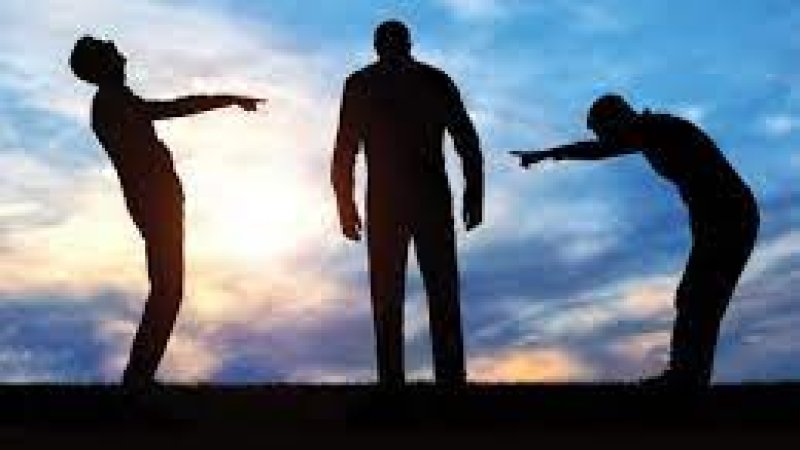 د طعنې (پېغور) په اورېدلو مه خوابدي کيږئ!