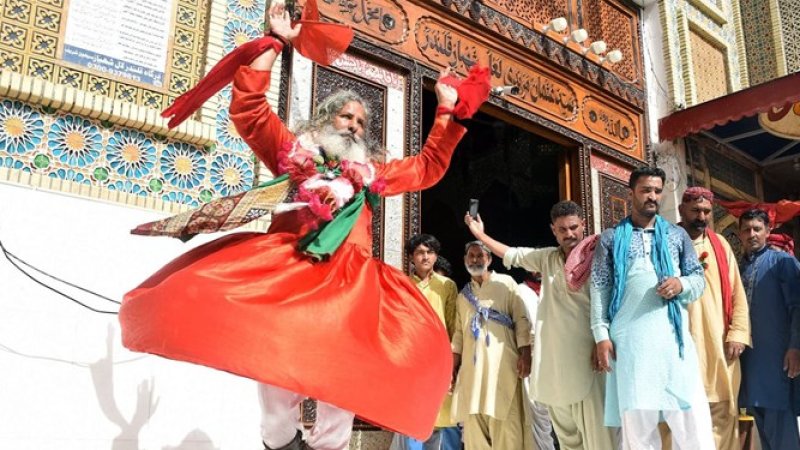 لعل شهباز قلندر څوک و؟